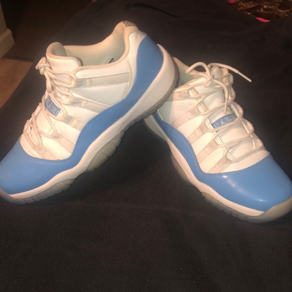 Low top baby blue/white Jordan 11s